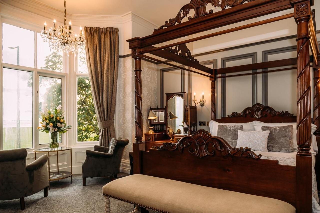 The Queens Hotel Литам Сент Аннс Екстериор снимка
