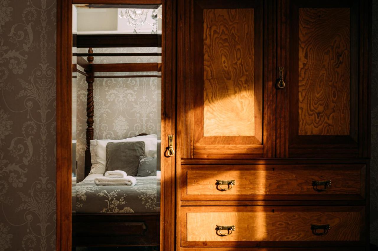 The Queens Hotel Литам Сент Аннс Екстериор снимка