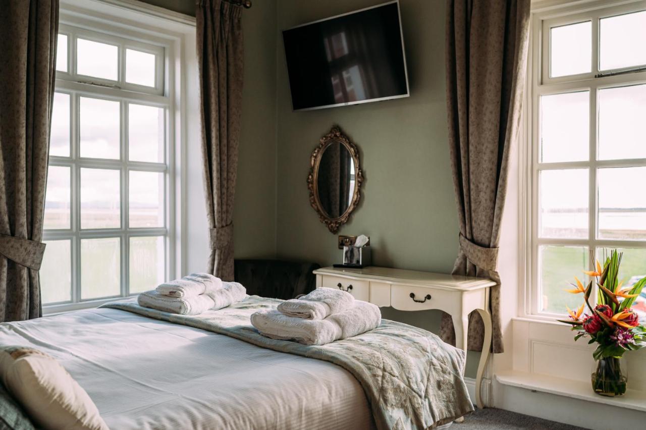 The Queens Hotel Литам Сент Аннс Екстериор снимка