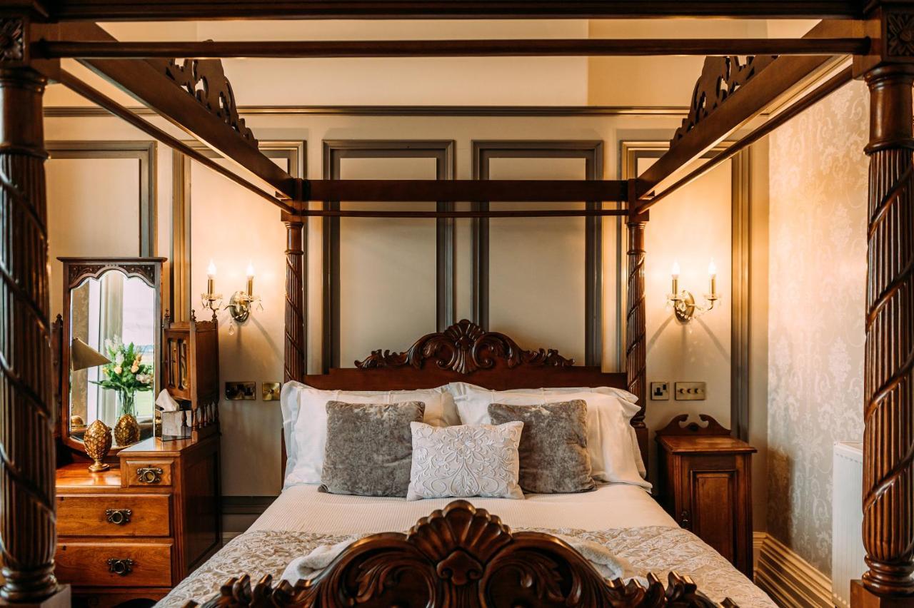 The Queens Hotel Литам Сент Аннс Екстериор снимка